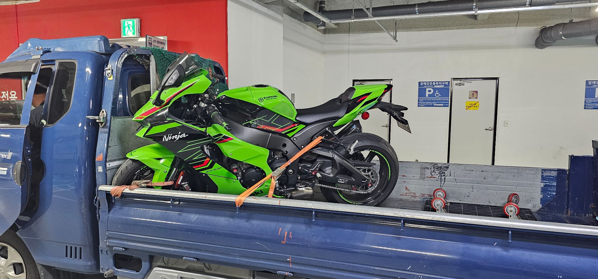 KAWASAKI Ninja ZX 10R